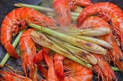 Cách luộc tôm không cần nước ngọt lịm, không tanh