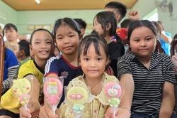 Trăng về trên những miền xa
