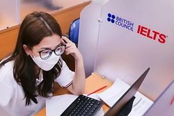 IELTS thêm tính năng thi Viết trên giấy từ tháng 10/2026