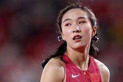 VĐV Trung Quốc 17 tuổi phá kỷ lục 24 năm của ASIAD