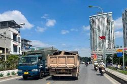Hà Nội phân luồng đường đê Long Biên - Xuân Quan để thi công cầu Trần Hưng Đạo