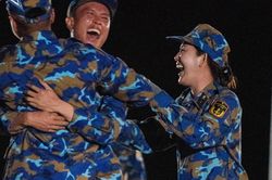 Quốc Trường gây ngỡ ngàng với ngoại hình khác lạ trong 'Sao nhập ngũ'