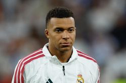 Mối quan hệ ngột ngạt của Mbappe và Dembele