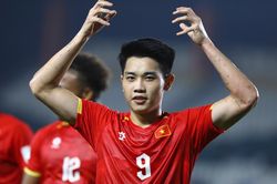 Việt Nam 1-0 Philippines: Đình Bắc tỏa sáng