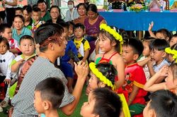Về Ô Lâm mùa trăng rằm, thắp sáng ước mơ tuổi thơ nơi phum sóc