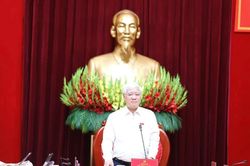 Ph&oacute; Chủ tịch Thường trực Quốc hội Đỗ Văn Chiến l&agrave;m việc tại Ph&uacute; Thọ