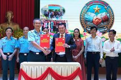 Sư đoàn 375 kết nghĩa với Trường Phổ thông Dân tộc nội trú THPT Quảng Nam