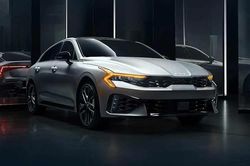 Kia K5 2027 ra mắt - bỏ bản cao cấp nhất, tăng giá bán