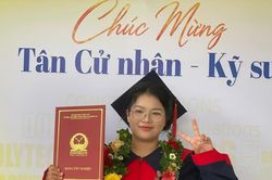 Nữ sinh tốt nghiệp xuất sắc nhờ gánh ve chai của mẹ