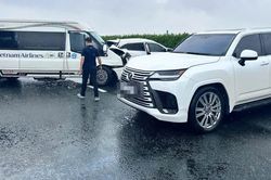 Tạm giữ hình sự tài xế xe Lexus lạng lách, chặn xe khác dẫn đến tai nạn trên cao tốc