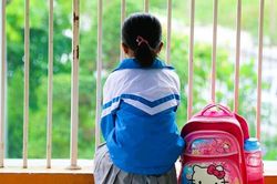 Lạm thu, dạy thêm sai quy định: Nhiều tỉnh, thành công khai đường dây nóng