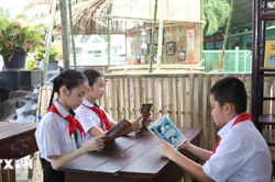 Lan tỏa văn hóa, gìn giữ tiếng Việt tại Lào