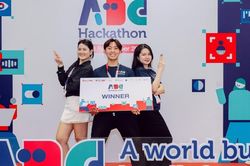 Sinh viên ứng dụng AI hỗ trợ cho người gặp khó trong công việc