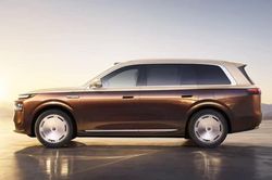 SUV dài hơn 5,3 mét, mạnh 612 mã lực, di chuyển 465km không cần đổ xăng, giá hơn 1,1 tỷ đồng