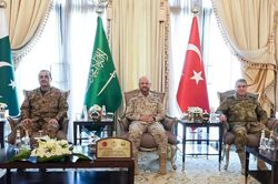 Saudi Arabia, Pakistan và Thổ Nhĩ Kỳ tăng cường hợp tác quốc phòng