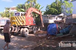 Lãnh đạo phường Hạc Thành kiểm tra, chỉ đạo công tác lập lại trật tự đô thị, vệ sinh môi trường