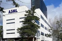 Gã khổng lồ quang khắc ASML 'trắng doanh thu' tại chính sân nhà