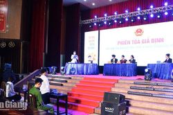 Học sinh Phú Quốc học pháp luật, kỹ năng ứng xử qua phiên tòa giả định