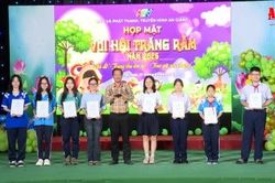 Một mùa trăng, vẹn đầy yêu thương