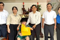 An Lương trao quà Trung thu và ra mắt mô hình khu dân cư gắn với chuyển đổi số