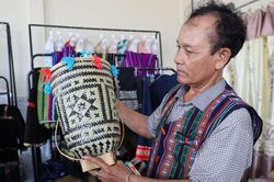 Người có uy tín góp sức giữ gìn bản sắc văn hóa dân tộc