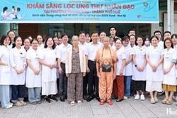 300 người dân phường Phong Phú được khám sức khỏe, sàng lọc ung thư miễn phí
