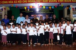 Mang Tết Trung thu về với buôn làng Đắk Lắk