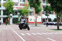 H&agrave; Nội ph&aacute;t động chiến dịch bồi dưỡng kỹ năng l&aacute;i xe m&ocirc; t&ocirc;, xe gắn m&aacute;y an to&agrave;n