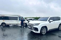Tạm giữ hình sự tài xế ô tô Lexus dừng giữa cao tốc, khiến hai xe khác đâm dồn toa