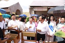 Khai mạc tuần văn hóa du lịch và thương mại tại lễ hội Côn Sơn, Kiếp Bạc mùa thu