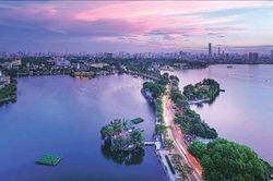 Đánh thức tiềm năng viên ngọc quý Hồ Tây
