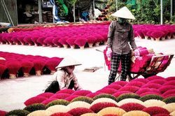 Sắc màu làng nghề Quảng Phú Cầu