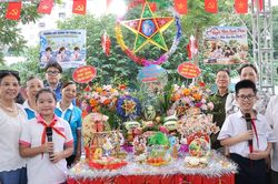 Hơn 2.000 phần quà tặng thiếu nhi tại đêm hội Trung thu