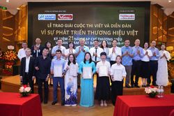 Chùm ảnh: Lễ trao giải và vinh danh Cuộc thi viết 'Vì sự phát triển thương hiệu Việt'