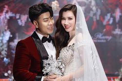Ca sĩ Akira Phan bật khóc khi trao lời yêu thương dành cho vợ trong lễ cưới