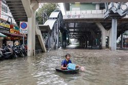 Nhiều Đại sứ quán cảnh báo công dân về ngập lụt tại Bangkok