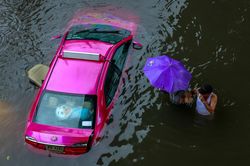 Người Việt ở Bangkok: 26 năm mới gặp trận lụt 'chưa từng thấy'