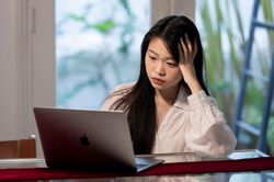 Làm gì để đưa ra quyết định sáng suốt hơn?
