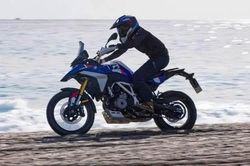 BMW Motorrad hé lộ streetfighter giá rẻ F450 R ra mắt tháng 10/2026