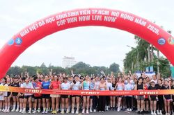 Tân sinh viên TPHCM sôi nổi trải nghiệm ngày hội đầu năm học