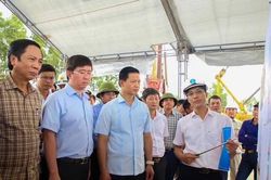 Bí thư Tỉnh ủy Quảng Trị yêu cầu tăng tốc dự án cảng Mỹ Thủy và Quốc lộ 15D