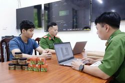 Khởi tố vụ án liên quan 'thuốc nam gia truyền' chữa khối u, hơn 1.400 người đã mua