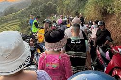 Du khách ùn ùn đổ về Mù Cang Chải