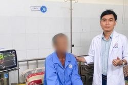 Cấp cứu kịp thời người đàn ông bị nhồi máu cơ tim tại buổi khám bệnh miễn phí