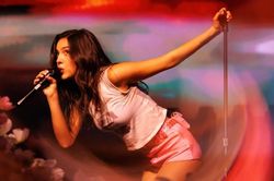 Khán giả 'sốc nặng' với chuyến lưu diễn mới của Olivia Rodrigo