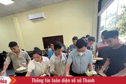 Cơm bình dân ở... “phố đại gia”