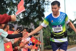 Chinh phục đỉnh Pyâu qua từng bước chạy