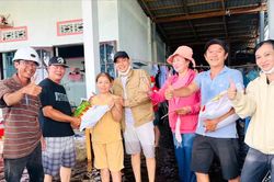 Hỗ trợ người dân vùng ngập lụt tại phường La Gi
