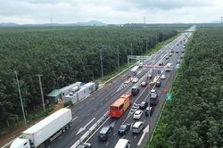 Toàn cảnh giao thông 27/9: Bộ Xây dựng đề xuất 3 nhóm xe được miễn phí cao tốc