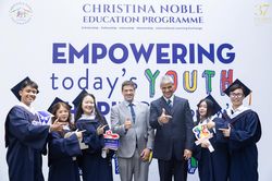 Hiệp hội Christina Noble hỗ trợ sinh viên khó khăn đến trường